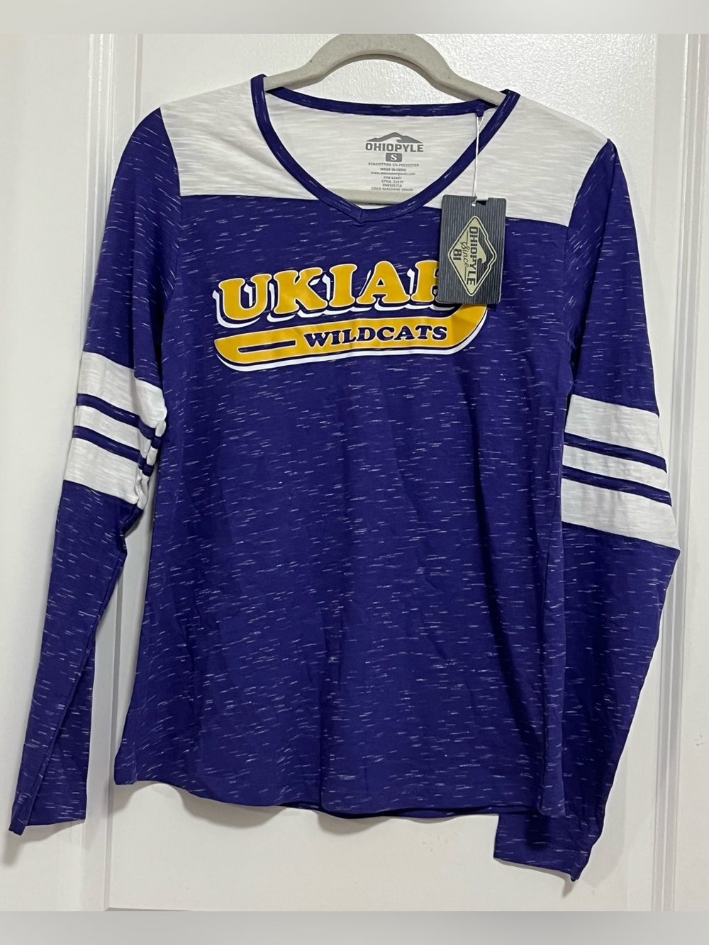 OhioPyle Ukiah Wildcats Long Sleeve V-Neck Tee NWT Size Small Purple - Picture 2 of 8